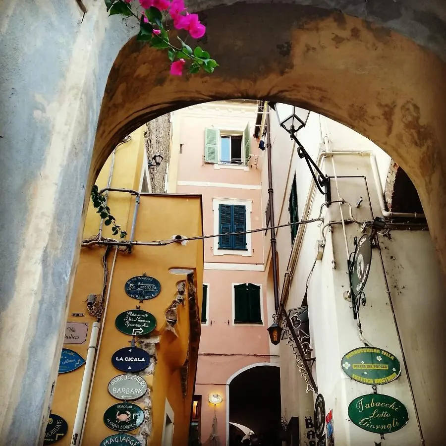 Vialunga Apartment In The Old Town Bordighera Italia